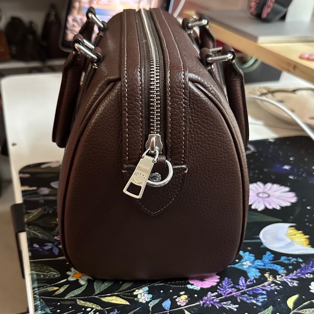 Coach Maple Rowan - Picture 2 of 6